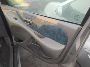 Foto de RETENEDOR PUERTA NISSAN ALMERA TINO (V10M) 2.2 dCi Diesel CAT (112 CV / 82 KW)