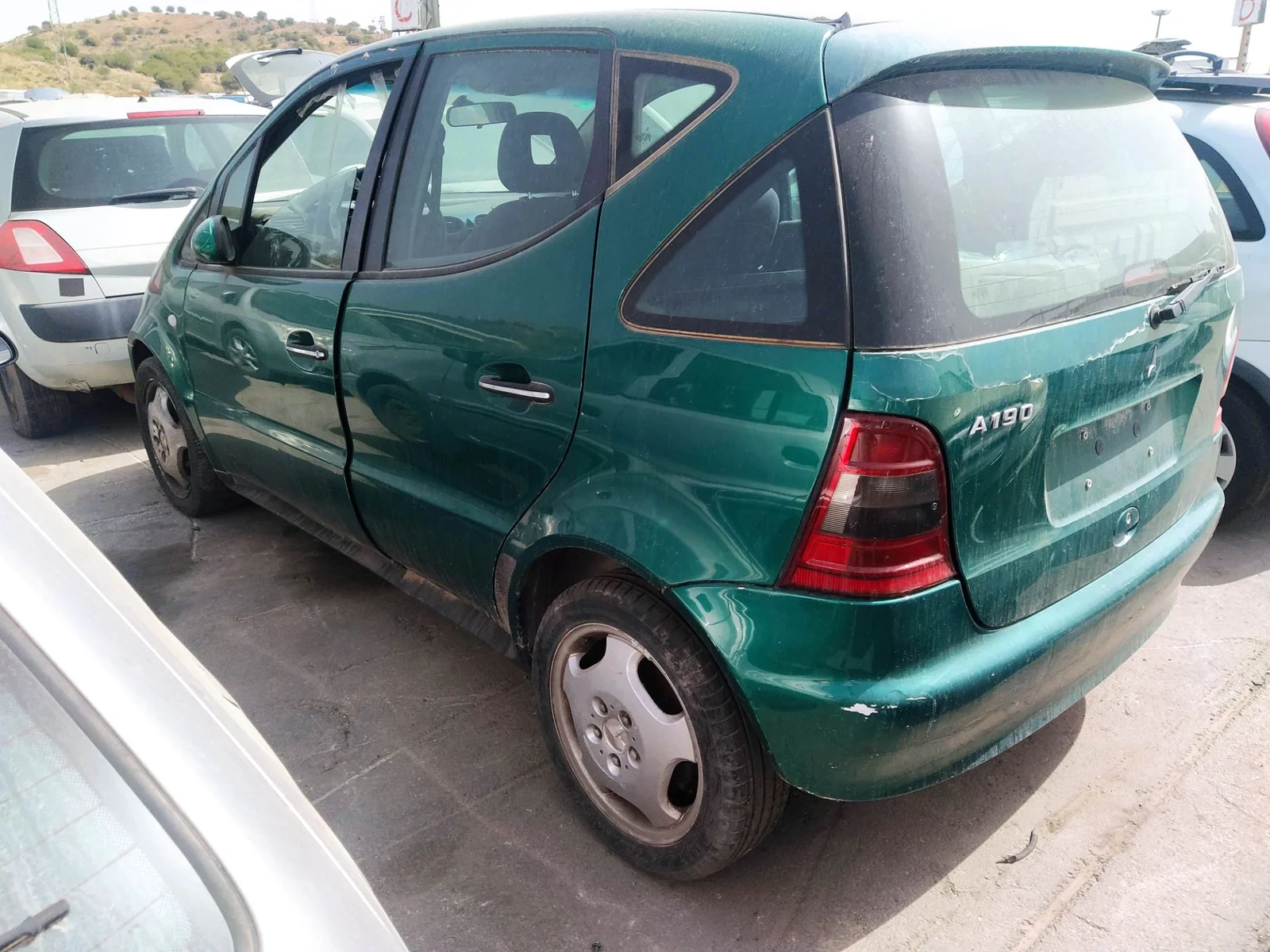 Foto de LUNA TRASERA IZQUIERDA MERCEDES-BENZ CLASE A (BM 168) 1.9 CAT (125 CV / 92 KW) referencia A1687350100