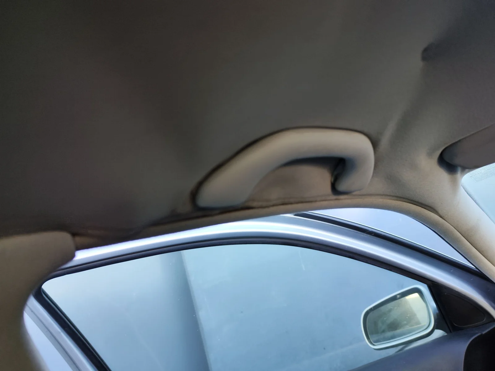 Foto de ASIDERO TECHO DELANTERO IZQUIERDO VOLKSWAGEN GOLF IV BERLINA (1J1)(10.1997) 1.9 TDI (131 CV / 96 KW) referencia 6N0857607T FKZ