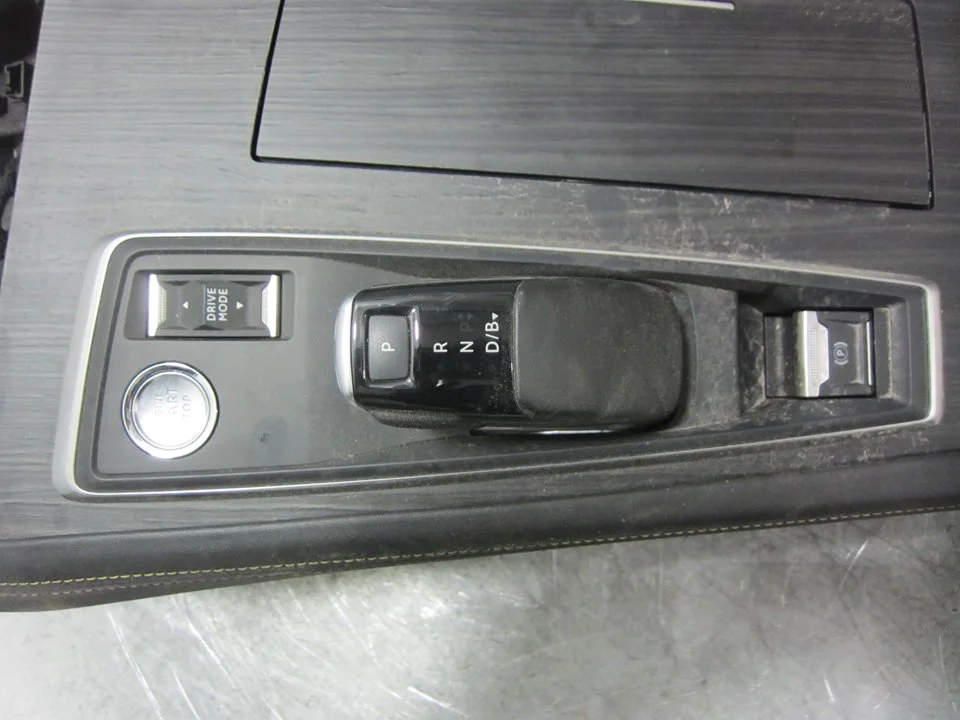Foto de PALANCA CAMBIO PEUGEOT 508 Híbrido 265 kW (1.6 Ltr. - 147 kW) (360 CV / 265 KW) referencia 98213627