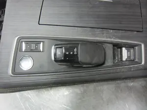 Foto de PALANCA CAMBIO PEUGEOT 508 Híbrido 265 kW (1.6 Ltr. - 147 kW) (360 CV / 265 KW) referencia 98213627