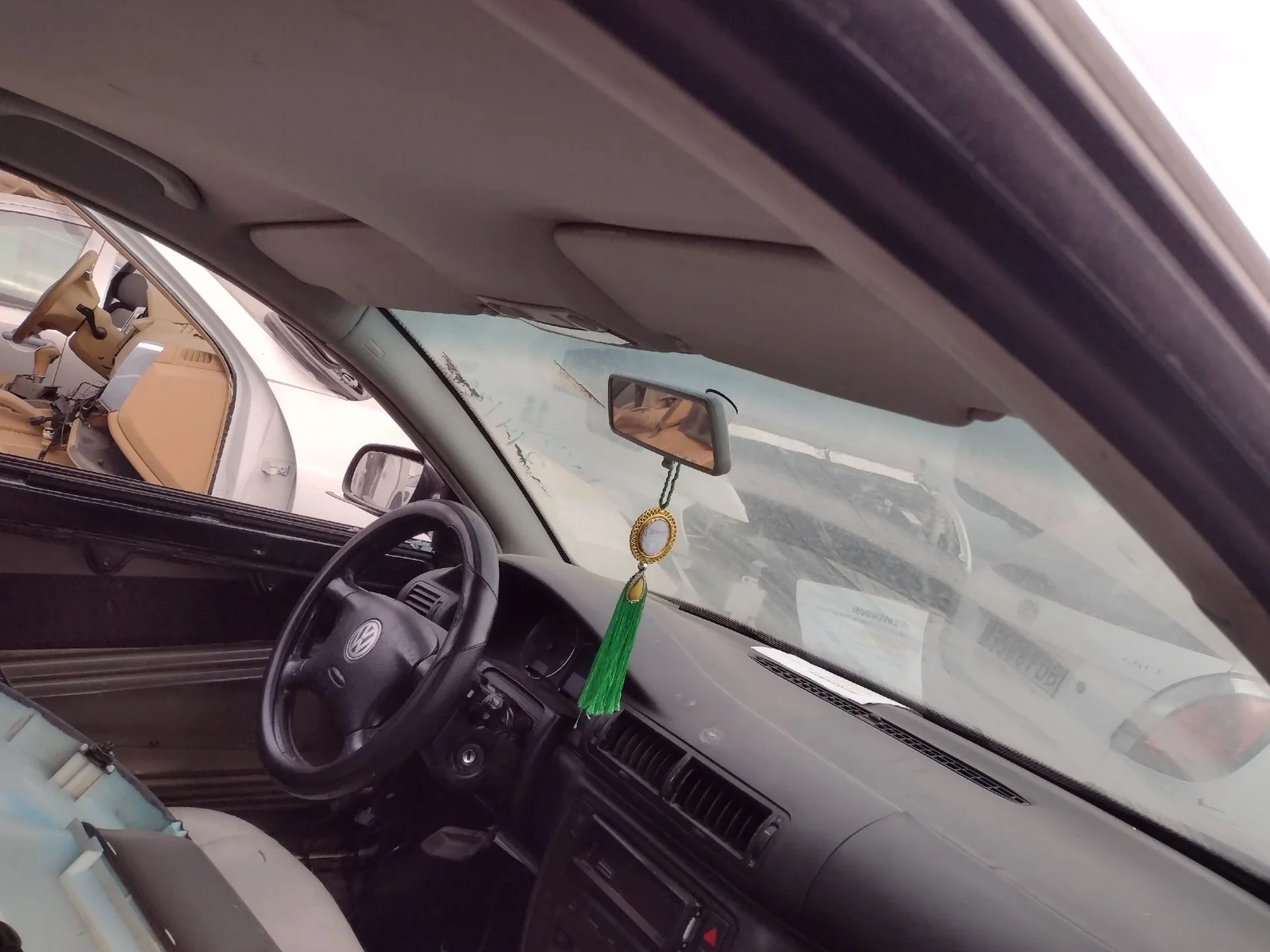 Foto de PARASOL DERECHO VOLKSWAGEN PASSAT BERLINA (3B3) 1.9 TDI (131 CV / 96 KW) referencia 3B0857552AKFKZ