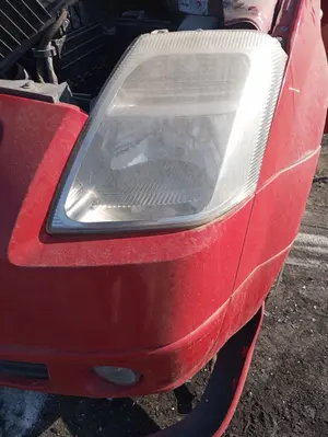 Foto de FARO IZQUIERDO CITROEN C2 1.4  (73 CV / 54 KW) referencia 620870