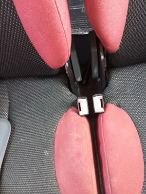 Foto de ENGANCHE CINTURON TRASERO DERECHO CITROEN C2 1.4  (73 CV / 54 KW)