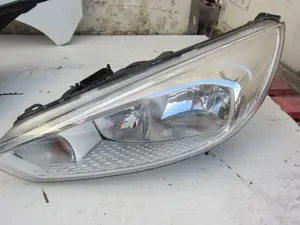 Foto de FARO IZQUIERDO FORD FOCUS SPORTBREAK (CB8) 1.6 TDCi CAT (95 CV / 70 KW) referencia A06044