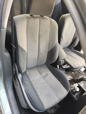 Foto de ASIENTO DELANTERO DERECHO RENAULT MEGANE II BERLINA 5P 1.5 dCi Diesel (101 CV / 74 KW)