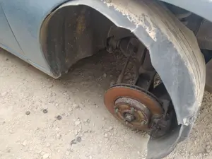 Foto de BRAZO SUSPENSION DELANTERO DERECHO FORD FOCUS BERLINA (CAK) 1.8 TDDI Turbodiesel CAT (90 CV / 66 KW)
