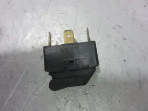 Foto de MANDO ELEVALUNAS DELANTERO IZQUIERDO SEAT IBIZA (6K1) 1.9 SDI (68 CV / 50 KW) referencia 6H0959855A foto 3