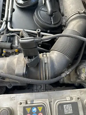 Foto de CAUDALIMETRO VOLKSWAGEN PASSAT BERLINA (3C2) 2.0 TDI (140 CV / 103 KW) referencia 074906461B