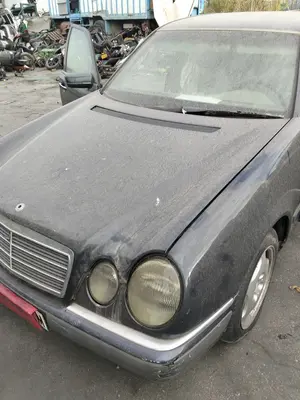 Foto de CAPO MERCEDES-BENZ CLASE E (BM 210) BERLINA referencia A210880035728 foto 4