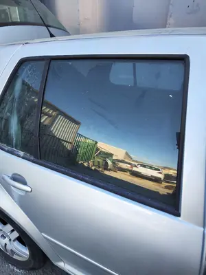 Foto de LUNA TRASERA DERECHA VOLKSWAGEN GOLF IV BERLINA (1J1)(10.1997) 1.9 TDI (131 CV / 96 KW) referencia 1J6845026K