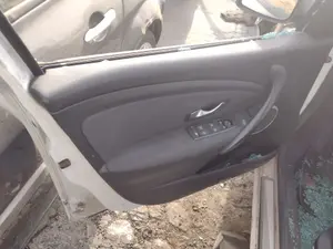 Foto de RETENEDOR PUERTA RENAULT MEGANE III BERLINA 5P 2.0 16V (140 CV / 103 KW) referencia 804303543R