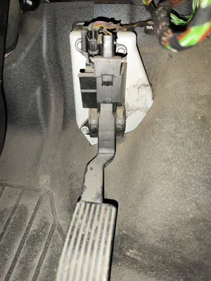 Foto de PEDAL ACELERADOR MERCEDES-BENZ VITO FURGÓN (639) 2.1 CDI CAT (109 CV / 80 KW)