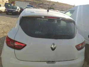 Foto de LUZ CENTRAL DE FRENO RENAULT CLIO IV 1.2 16V (73 CV / 54 KW) referencia 265902759R