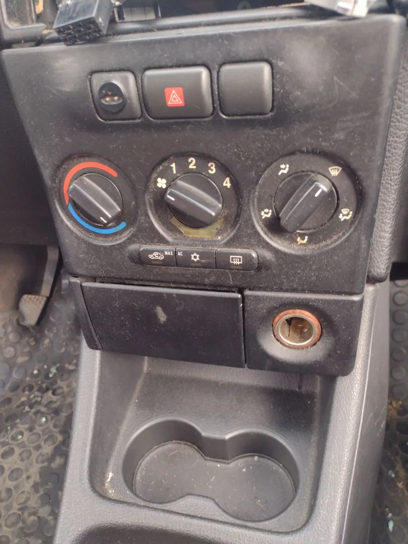 Foto de CENICERO OPEL ZAFIRA A 2.0 DTI (101 CV / 74 KW) referencia 9104908
