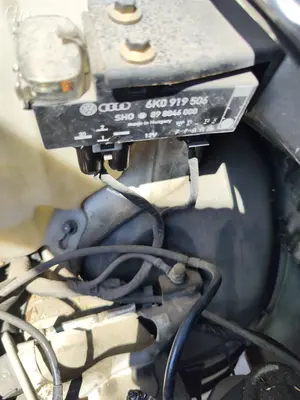 Foto de CAJA RELES / FUSIBLES SEAT IBIZA (6K1) 1.4  (60 CV / 44 KW)