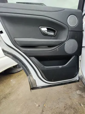 Foto de GUARNECIDO PUERTA TRASERA IZQUIERDA LAND ROVER RANGE ROVER EVOQUE 2.0 Td4 CAT (150 CV / 110 KW) referencia LR028137