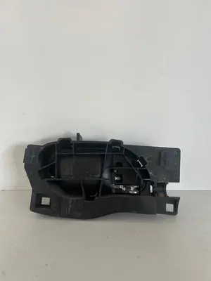 Foto de MANETA INTERIOR DELANTERA DERECHA CITROEN C4 BERLINA 1.6 16V HDi (90 CV / 66 KW) referencia 100197386 foto 2