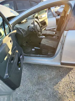 Foto de GOMAS CONTORNO PUERTA CITROEN C4 BERLINA 1.6 16V HDi FAP (109 CV / 80 KW)