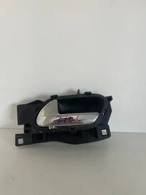 Foto de MANETA INTERIOR DELANTERA DERECHA CITROEN C4 BERLINA 1.6 16V HDi (90 CV / 66 KW) referencia 100197386