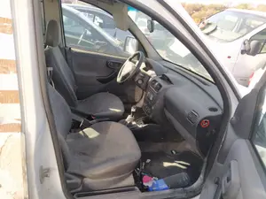 Foto de ENGANCHE CINTURON DELANTERO IZQUIERDO OPEL COMBO (CORSA C) 1.3 16V CDTI CAT (Z 13 DT / LN9) (69 CV / 51 KW)