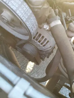 Foto de ALTERNADOR PEUGEOT 407 1.6 HDi FAP CAT (9HZ / DV6TED4) (109 CV / 80 KW) referencia 5705NH