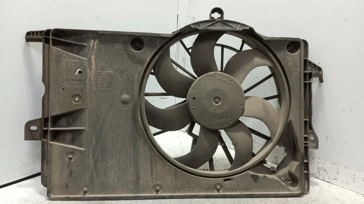 Foto de ELECTROVENTILADOR OPEL MERIVA 1.4 16V (90 CV / 66 KW) referencia 52430971