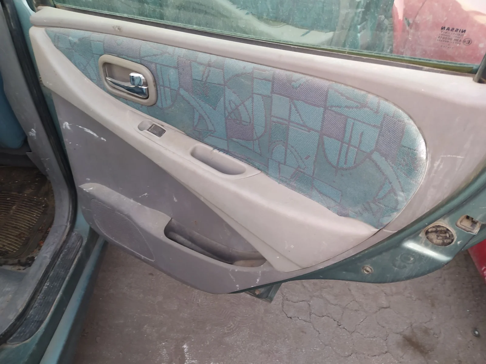 Foto de MANDO ELEVALUNAS TRASERO DERECHO NISSAN ALMERA TINO (V10M) 1.8 16V CAT (114 CV / 84 KW)