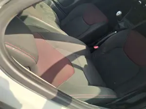 Foto de AIRBAG LATERAL DERECHO RENAULT CLIO IV 1.2 16V (73 CV / 54 KW) referencia 985H07776R