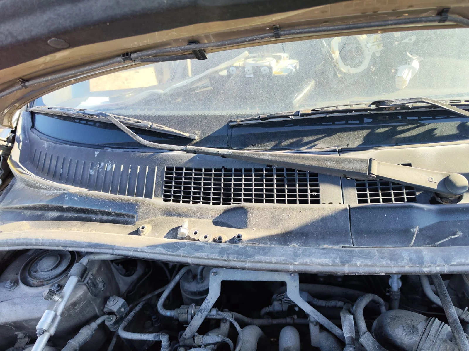 Foto de BRAZO LIMPIA DELANTERO DERECHO KIA CARENS (RS) 1.8 16V CAT (126 CV / 93 KW) referencia 0K2FB67321