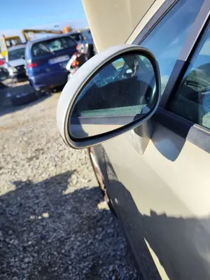Foto de RETROVISOR IZQUIERDO CITROEN C4 BERLINA 1.6 16V HDi (90 CV / 66 KW) referencia 8149YP