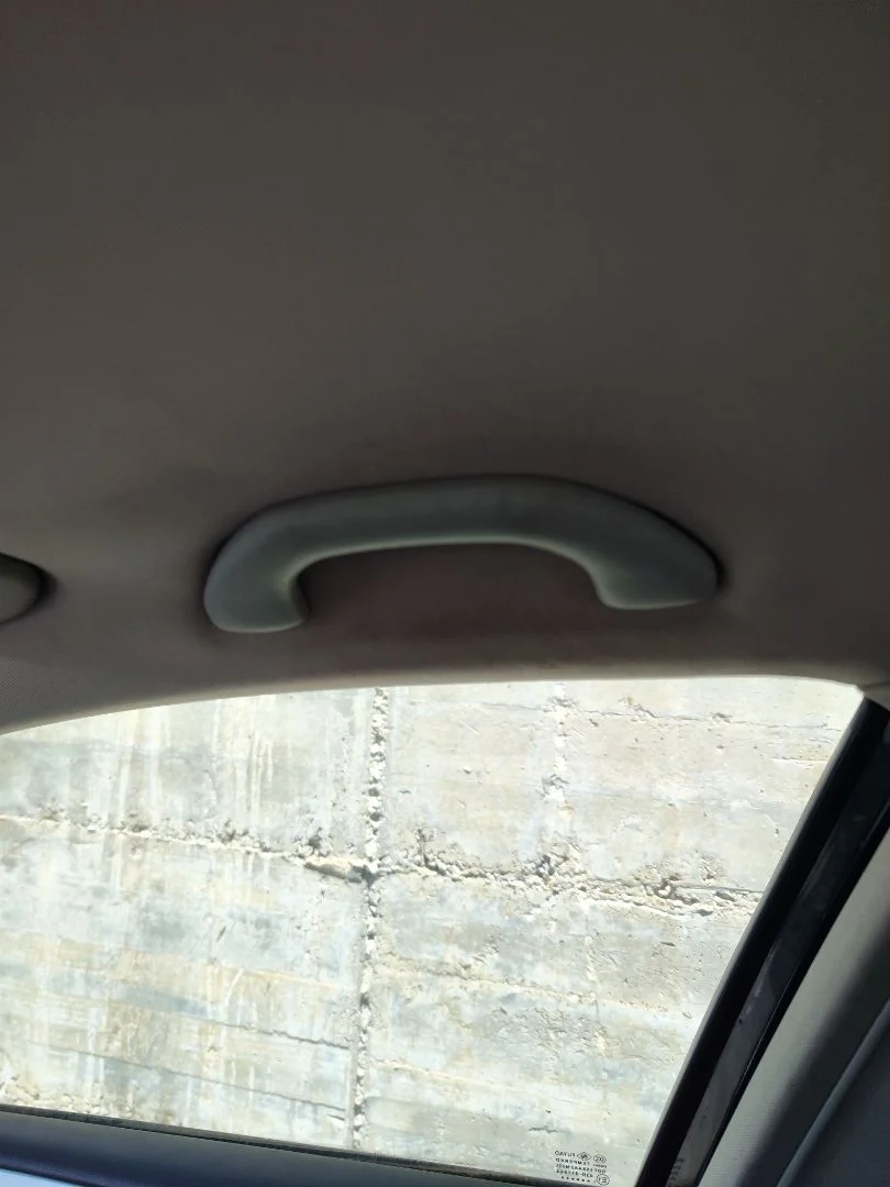 Foto de ASIDERO TECHO DELANTERO DERECHO VOLKSWAGEN GOLF VI (5K1)(10.2008) 2.0 TDI (110 CV / 81 KW) referencia 1K0857607M FKZ