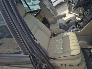 Foto de CINTURON SEGURIDAD DELANTERO DERECHO LAND ROVER RANGE ROVER (LP) 4.6 CAT (218 CV / 160 KW)
