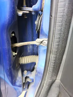 Foto de RETENEDOR PUERTA CITROEN C2 1.1  (60 CV / 44 KW)