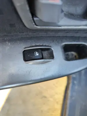 Foto de MANDO ELEVALUNAS TRASERO IZQUIERDO KIA CARENS (RS) 2.0 Turbodiesel CAT (113 CV / 83 KW)