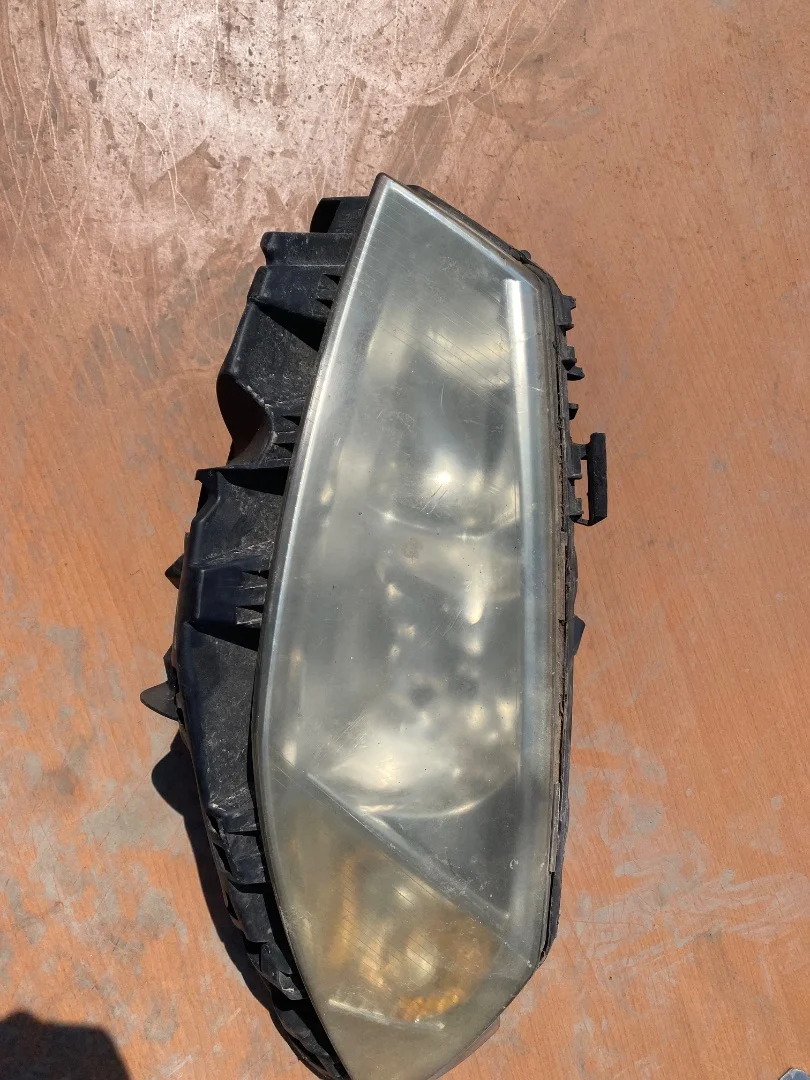 Foto de FARO DERECHO RENAULT MEGANE II BERLINA 5P 1.5 dCi Diesel (101 CV / 74 KW) referencia 8200073220J