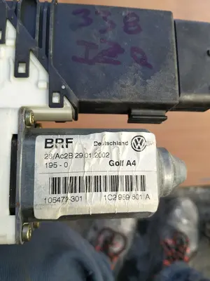Foto de MOTOR ELEVALUNAS DELANTERO IZQUIERDO VOLKSWAGEN GOLF IV BERLINA (1J1)(10.1997) 1.9 TDI (131 CV / 96 KW) referencia 1C2959801A foto 3