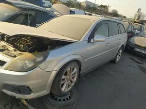 Foto de FARO IZQUIERDO OPEL VECTRA C CARAVAN 2.2 16V CAT (Z 22 YH / LCH) (155 CV / 114 KW) referencia 93179918