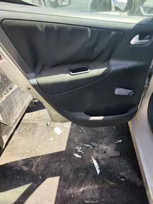 Foto de GUARNECIDO PUERTA TRASERA IZQUIERDA PEUGEOT 207 1.4  (73 CV / 54 KW) referencia 9333ZW