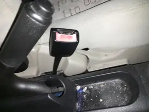 Foto de ENGANCHE CINTURON DELANTERO IZQUIERDO FORD FIESTA (CBK) 1.25 16V CAT (69 CV / 51 KW)