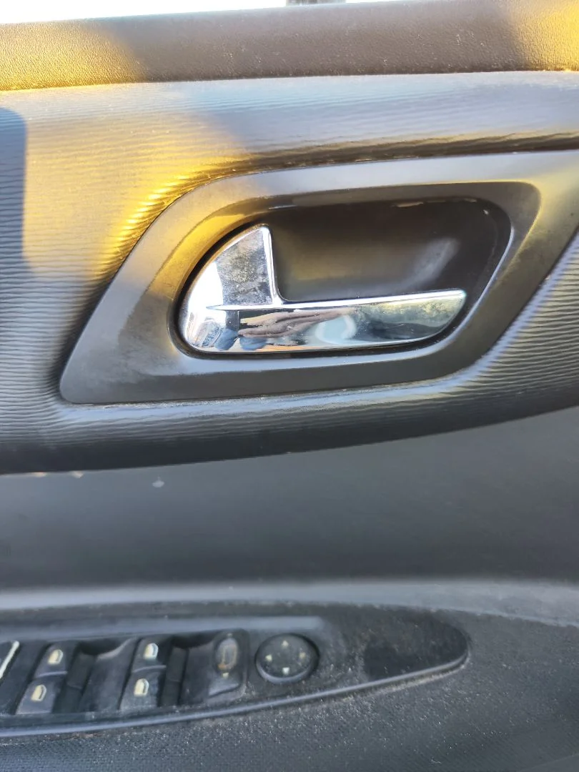 Foto de MANETA INTERIOR DELANTERA IZQUIERDA CITROEN C4 BERLINA 1.6 16V HDi FAP (109 CV / 80 KW)