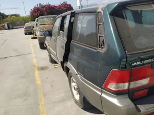 Foto de PUERTA TRASERA IZQUIERDA SSANGYONG MUSSO 2.9 Turbodiesel CAT (120 CV / 88 KW)