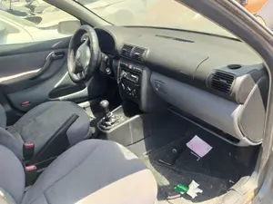 Foto de PALANCA CAMBIO SEAT LEON (1M1) 1.9 TDI (90 CV / 66 KW) referencia 1J0711112E