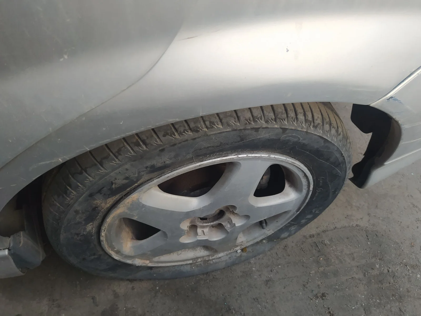 Foto de PINZA DE FRENO TRASERA IZQUIERDA NISSAN ALMERA TINO (V10M) 2.2 dCi Diesel CAT (112 CV / 82 KW) referencia 44011BU00A