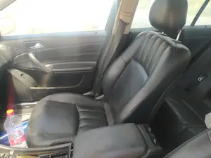 Foto de CERRADURA PUERTA DELANTERA DERECHA MERCEDES-BENZ CLASE C (BM 203) BERLINA 2.2 CDI CAT (150 CV / 110 KW) referencia A2037200435