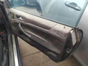 Foto de RETENEDOR PUERTA MERCEDES-BENZ CLK (BM 208) CABRIO 2.0 16V CAT (136 CV / 100 KW)