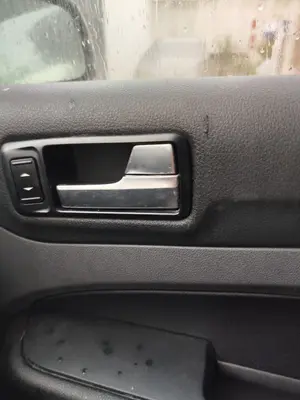 Foto de MANETA INTERIOR DELANTERA DERECHA FORD FOCUS BERLINA (CAP) 1.6 TDCi CAT (90 CV / 66 KW) referencia 1470111