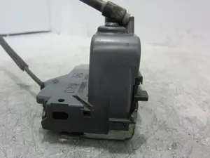 Foto de CERRADURA PUERTA TRASERA DERECHA RENAULT SCENIC III (JZ) referencia 119332 foto 8
