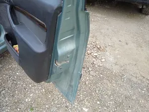 Foto de CERRADURA PUERTA DELANTERA DERECHA FORD FOCUS FAMILIAR (CAK) 1.8 TDDI Turbodiesel CAT (90 CV / 66 KW)