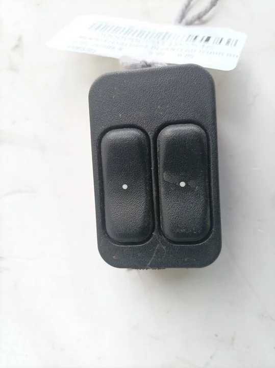 Foto de MANDO ELEVALUNAS DELANTERO IZQUIERDO OPEL ZAFIRA A referencia 13363201